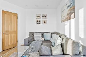 14 At The Beach, Torcross