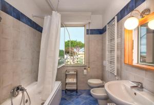 One-Bedroom Apartment with Sea View