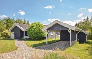 Three-Bedroom Holiday Home In Humble