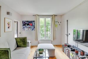 Bel appartement 2 pièces place de la République 75011