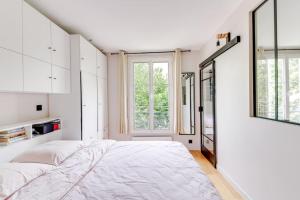 Bel appartement 2 pièces place de la République 75011