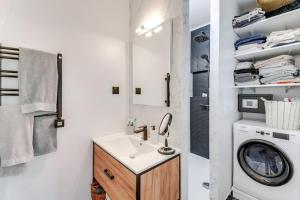 Bel appartement 2 pièces place de la République 75011