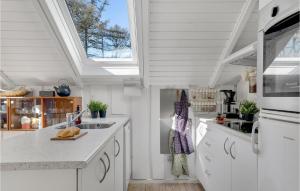 2 Bedroom Lovely Home In Samsø