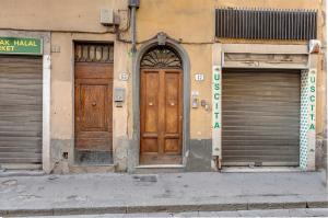 Sacha Apartment by Mamo Florence