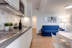 Sacha Apartment by Mamo Florence