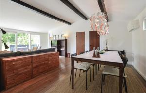 Amazing Home In Højby With Wifi