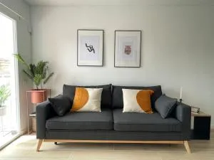 Jordi home 15 minutes to center by train - 圣阿德里安-德贝索斯