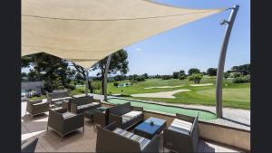 Appartements LA PERLE DU GOLF -Magnifique Vue CLIM LINGE Golf Saumane 6P Piscine Tennis : Appartement Supérieur