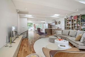 The Elegant Amsterdam Apartment