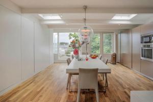 The Elegant Amsterdam Apartment