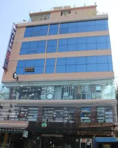 White Inn luxury Residential Hotel - 兰加马蒂