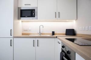 Leeds Central Royale - Sleeps 6 - 4 Beds
