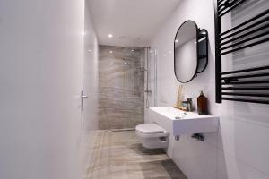 Stratum Apartment No Kitchen - By T&S