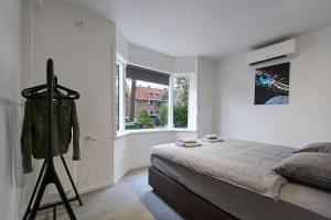 The Art Gallery - Marios Place - By T&S