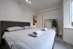 Stratum Apartment No Kitchen - By T&S