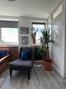 Stuning city views steps from the Iconic Abbey Road crossing