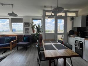 Apartment with stuning city views close to center