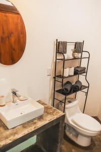 Peaceful Jungle Villa Kona - Pool & Parking for 2 persons