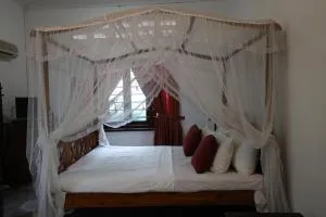 Ronan Residency - Dodampe