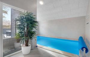 Cozy Home In Væggerløse With Wifi