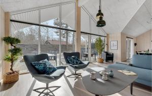 Cozy Home In Væggerløse With Wifi