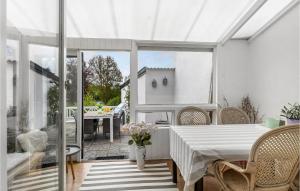 2 Bedroom Cozy Home In Stubbekøbing