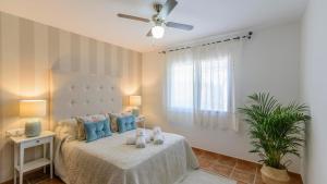 Villa Las Palmeras de Torrox by Ruralidays