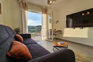 Appartements 067 - Juvignac T2, Golf, Piscine, Clim, Parking : photos des chambres