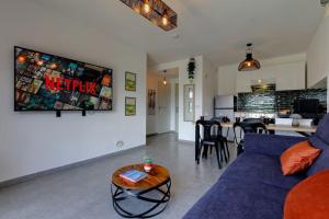 Appartements 067 - Juvignac T2, Golf, Piscine, Clim, Parking : photos des chambres
