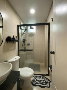 Chic and Cozy Minimalist Condo with Pool in Makati City