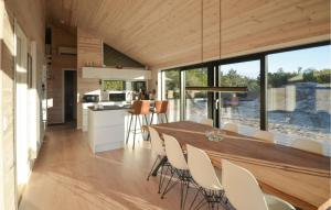 3 Bedroom Lovely Home In Anholt