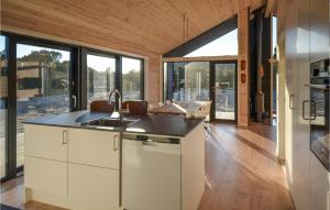 3 Bedroom Lovely Home In Anholt