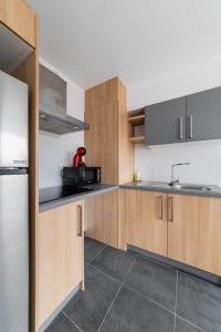 Appartements Studio lumineux avec terrasse Courbevoie - 2P - FLAT-GUEST : Studio