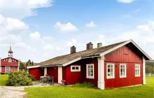 Lovely Home In Koppang With Kitchen - Elvål