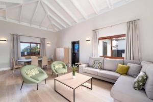 Villa Caleta Olas by Villa Plus