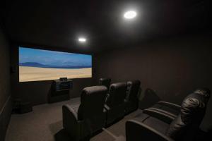 Villa Caleta Olas by Villa Plus