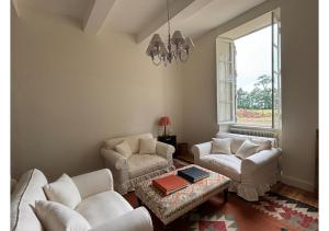 Villas Secluded manoir in SW France : Villa