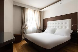 Standard Double Room room in Hotel Royal Caserta