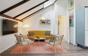 Awesome Home In Oksbøl With Wifi