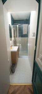 Appartements Residence du Grand Hotel a Chatel-Guyon : Appartement - Vue sur Jardin