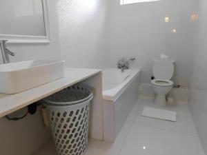 Self-catering beach holiday flat to rent