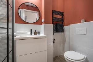 Budapest Downtown Amber Nest, Sky