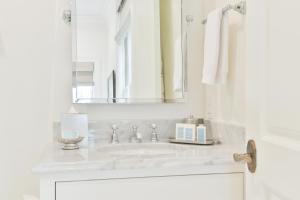 Signature 4 Bedroom Residence 1033