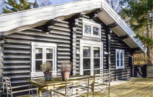 4 Bedroom Awesome Home In Hornbæk