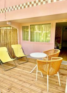 Hotels Kyriad Cannes - Mandelieu : photos des chambres