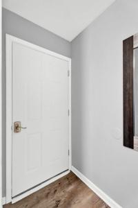 Central Home and Serene WiFi Pet Friendly