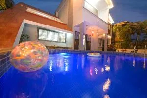 ll EMPYREAN STAY II LUXURY ll CELESTIAL UNICORN VILLA ll 3BHK ll AC ll PRIVATE BIG POOL ll - Kārli