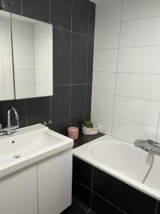 Ancienne maison rénovée au calme