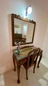 Riviera Palms 2 Tropical Serenity