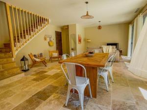 Villas Villa Lisette, un meuble de tourisme 3 etoiles au coeur de Goult : photos des chambres